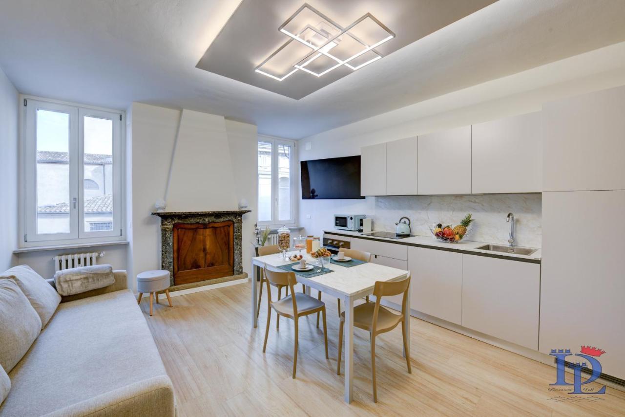 Desenzanoloft Official Partner Marriott Homes & Villas - Apa Dom Downtown Family Apartment デセンツァーノ・デル・ガルダ エクステリア 写真