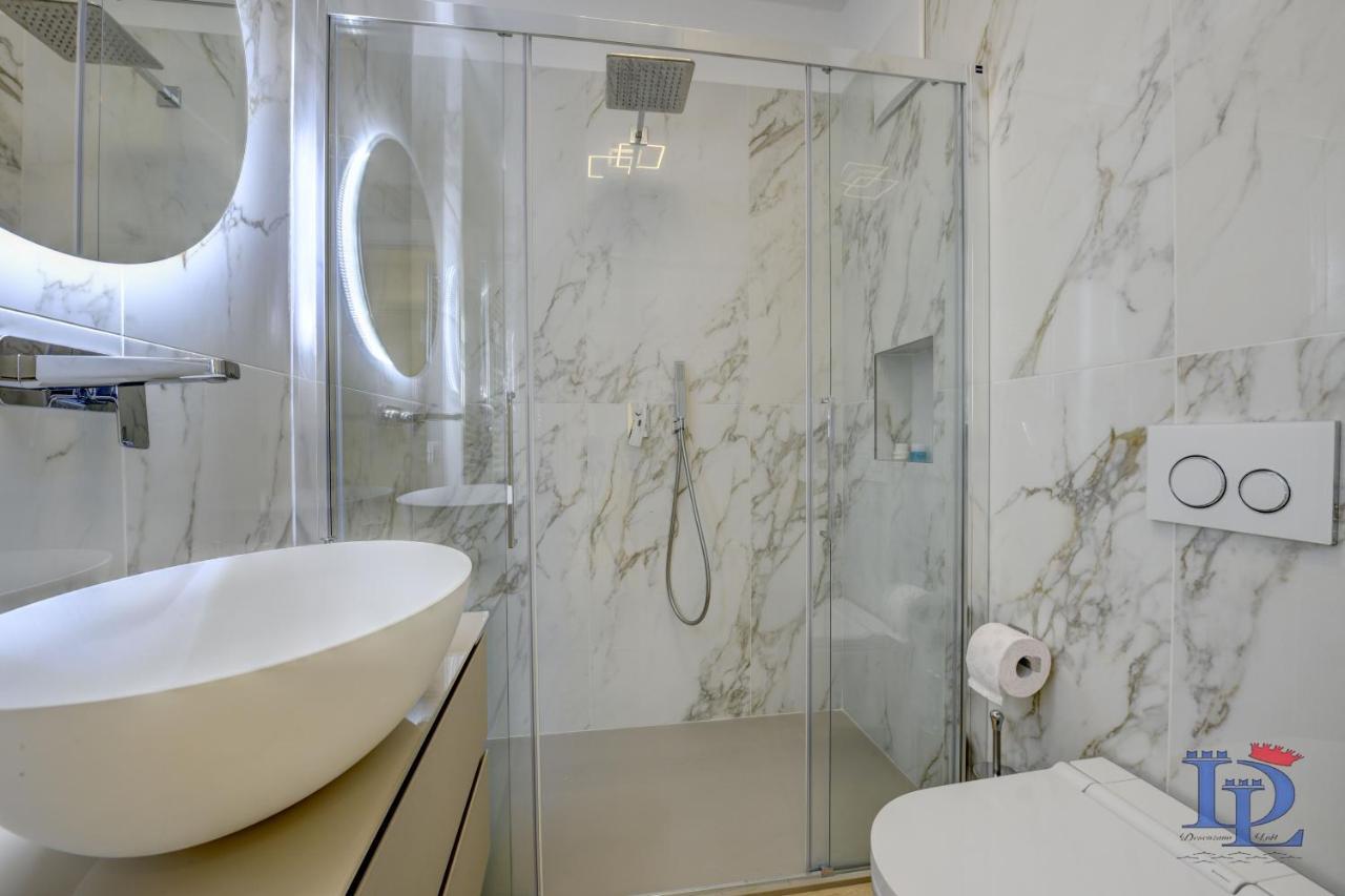 Desenzanoloft Official Partner Marriott Homes & Villas - Apa Dom Downtown Family Apartment デセンツァーノ・デル・ガルダ エクステリア 写真